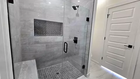 Bath - 6006 Heather Loop, Laredo, TX 78041 photo 5 of 8