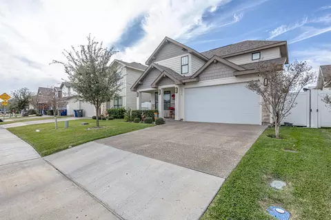 Exterior - 1316 Sambar Lp, Laredo, TX 78045 photo 3 of 9