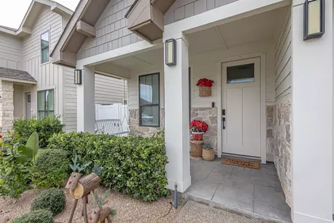 Exterior - 1316 Sambar Lp, Laredo, TX 78045 photo 4 of 9