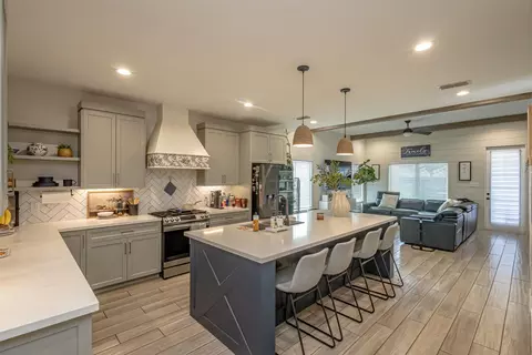 Kitchen - 1316 Sambar Lp, Laredo, TX 78045 photo 1 of 2