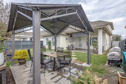 Exterior - 1316 Sambar Lp, Laredo, TX 78045 photo 7 of 9