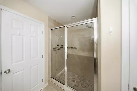 Bath - 3208 Simmental Dr, Laredo, TX 78046 photo 2 of 3