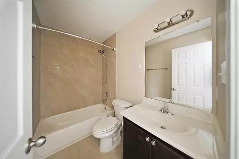 Bath - 3208 Simmental Dr, Laredo, TX 78046 photo 3 of 3