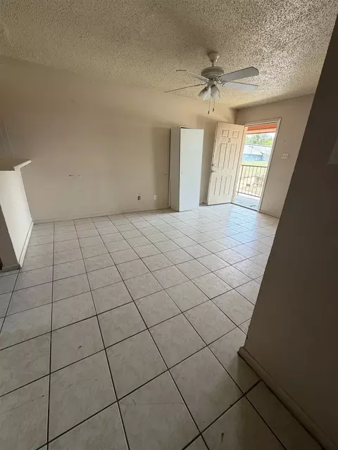 Living - 2601 Springfield Ave, Laredo, TX 78040 photo 1 of 2