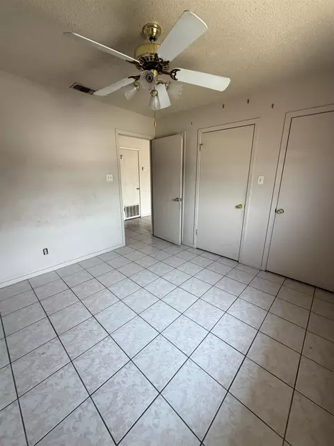 Bedroom - 2601 Springfield Ave, Laredo, TX 78040 photo 1 of 5