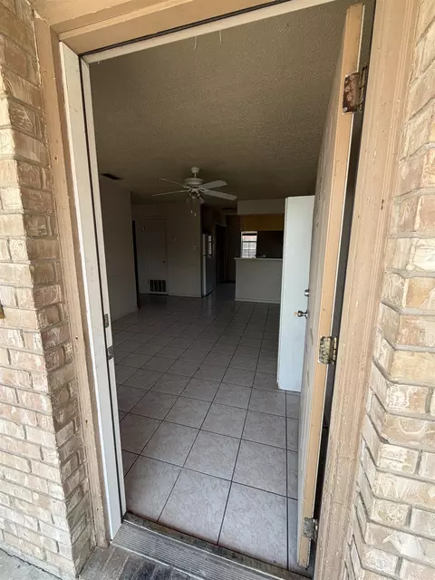 Entry Way - 2601 Springfield Ave, Laredo, TX 78040 photo 1 of 1