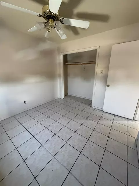 Bedroom - 2601 Springfield Ave, Laredo, TX 78040 photo 2 of 5