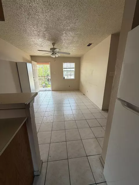 Living - 2601 Springfield Ave, Laredo, TX 78040 photo 2 of 2