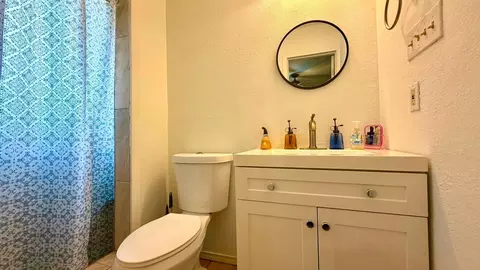 Bath - 317 Leon Ave, Laredo, TX 78046 photo 1 of 2