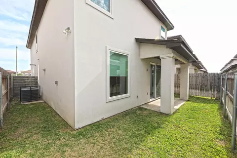 Exterior - 7964 Elka Lp, Laredo, TX 78045 photo 5 of 5
