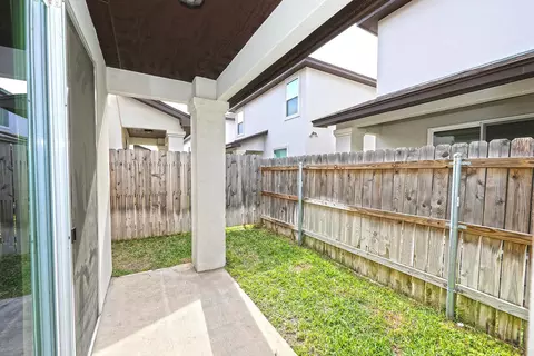 Exterior - 7964 Elka Lp, Laredo, TX 78045 photo 4 of 5