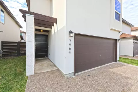 Exterior - 7964 Elka Lp, Laredo, TX 78045 photo 3 of 5