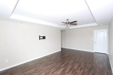 Living - 7964 Elka Lp, Laredo, TX 78045 photo 5 of 6