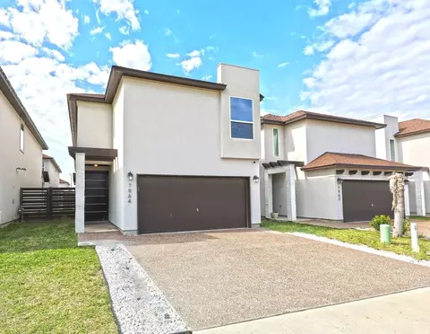 Exterior - 7964 Elka Lp, Laredo, TX 78045 photo 2 of 5