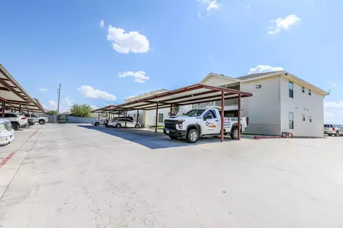 2601 Lomas Del Sur Blvd #204, Laredo, TX 78046
