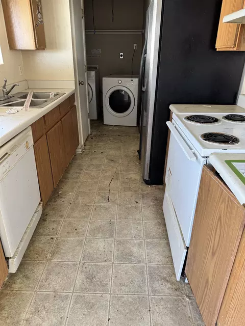 Kitchen - 3104 St Isaac Lp, Laredo, TX 78046 photo 1 of 1