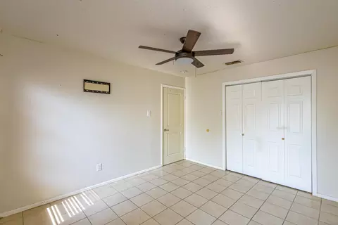 Bedroom - 100 E Aurora St #434 T, Laredo, TX 78041 photo 3 of 4