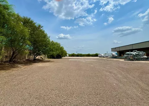 212 Flecha Ln, Laredo, TX 78045 photo 5