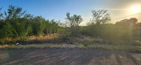 5303 Juan Ln, Zapata, TX 78076