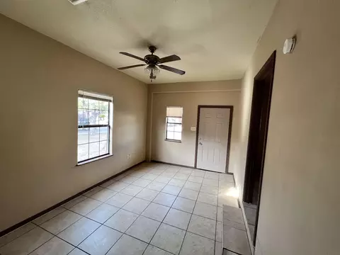 Living - 202 Lobo Lp #B, Laredo, TX 78045 photo 2 of 2