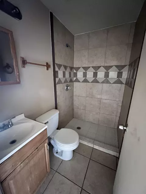 Bath - 202 Lobo Lp #B, Laredo, TX 78045 photo 1 of 1