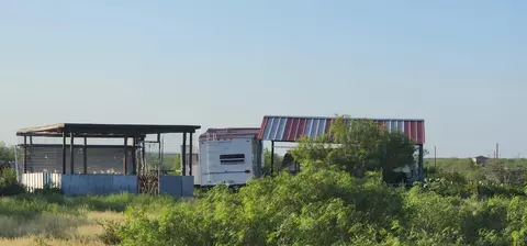 324 Ranch Rd, Laredo, TX 78046 photo 7