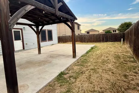 Exterior - 409 Pargo Dr, Laredo, TX 78043 photo 5 of 5