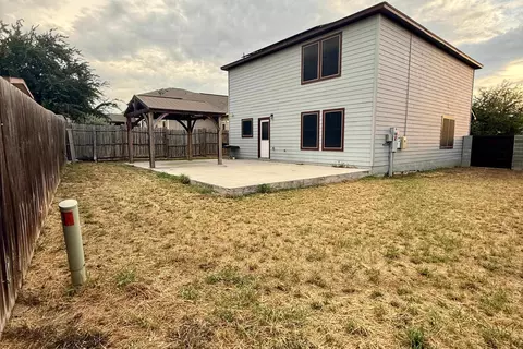Exterior - 409 Pargo Dr, Laredo, TX 78043 photo 3 of 5