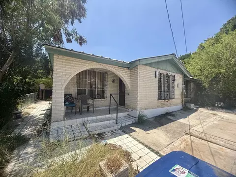 Exterior - 3003 Clark Blvd, Laredo, TX 78043 photo 3 of 11