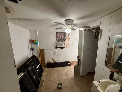 Bath - 3003 Clark Blvd, Laredo, TX 78043 photo 3 of 4