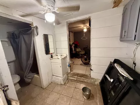 Bath - 3003 Clark Blvd, Laredo, TX 78043 photo 4 of 4
