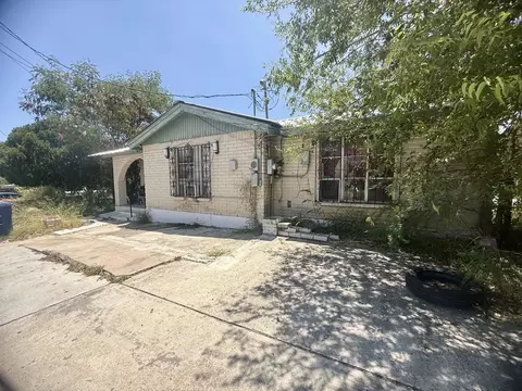 Exterior - 3003 Clark Blvd, Laredo, TX 78043 photo 2 of 11