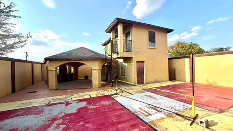 Exterior - 3102 Plum St, Laredo, TX 78043 photo 3 of 4