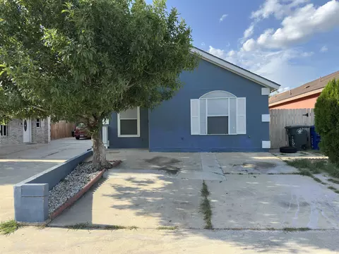 1004 Minutemen Dr, Laredo, TX 78046