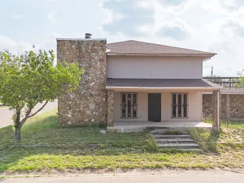 548 Cerrito Dr, Zapata, TX 78076