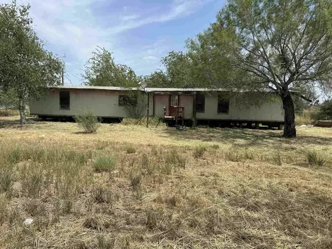 707 S Frans St, Hebbronville, TX 78361