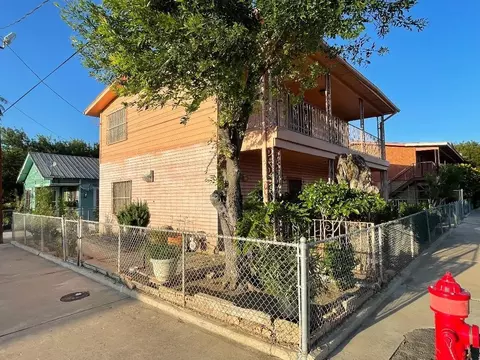 2401 San Francisco Ave, Laredo, TX 78040