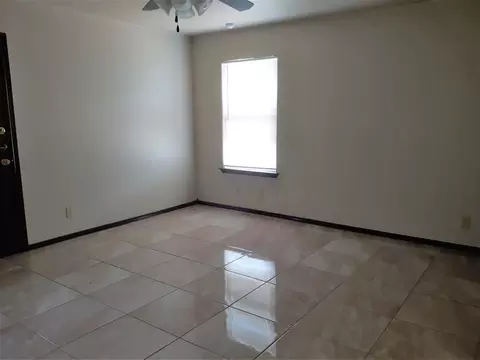 Living - 11119 Paso De Jacinto Lp, Laredo, TX 78045 photo 4 of 4