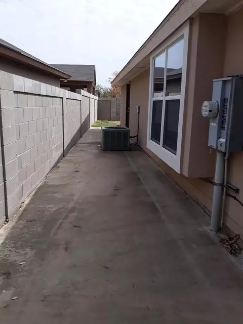 Other - 11119 Paso De Jacinto Lp, Laredo, TX 78045 photo 8 of 9