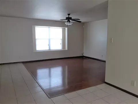 Living - 11119 Paso De Jacinto Lp, Laredo, TX 78045 photo 3 of 4