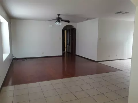 Living - 11119 Paso De Jacinto Lp, Laredo, TX 78045 photo 2 of 4