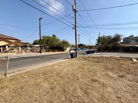 1003 Lyon St, Laredo, TX 78040 photo 6