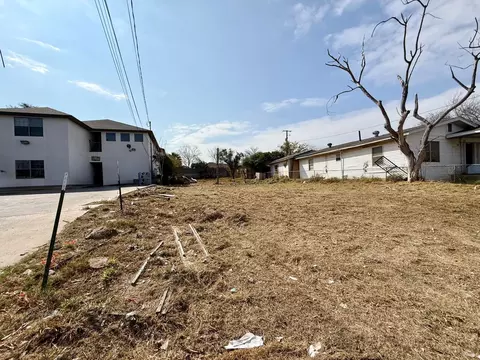 1003 Lyon St, Laredo, TX 78040 photo 9