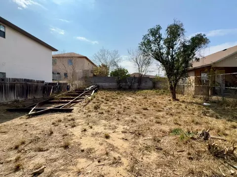 1003 Lyon St, Laredo, TX 78040 photo 8