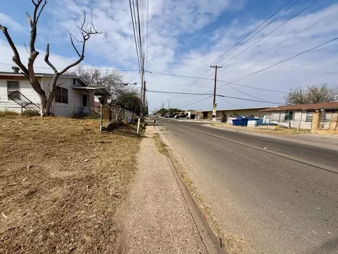 1003 Lyon St, Laredo, TX 78040 photo 4