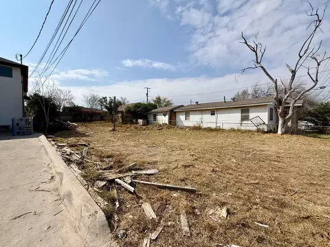 1003 Lyon St, Laredo, TX 78040 photo 5