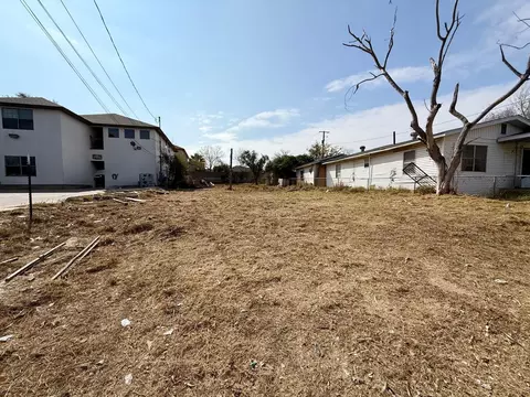1003 Lyon St, Laredo, TX 78040 photo 2