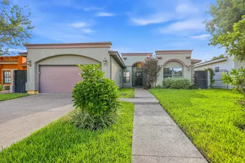 216 Newcastle Dr, Laredo, TX 78045