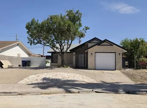 247 Northpoint Dr, Laredo, TX 78041