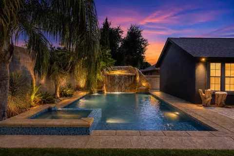 Exterior - 707 Ruby Rd, Laredo, TX 78045 photo 6 of 9